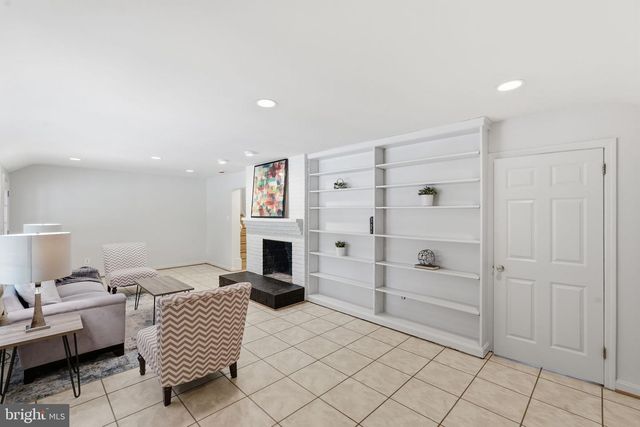 3138 JUNIPER LN, Falls Church, VA 22044