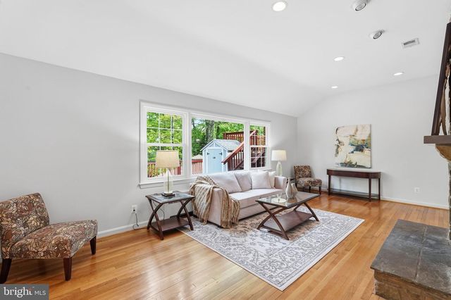 3138 JUNIPER LN, Falls Church, VA 22044