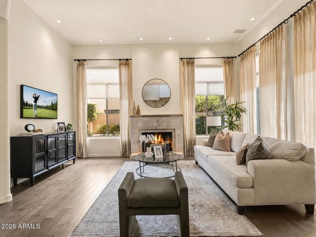 7249 E DEL ACERO Drive, Scottsdale, AZ 85258