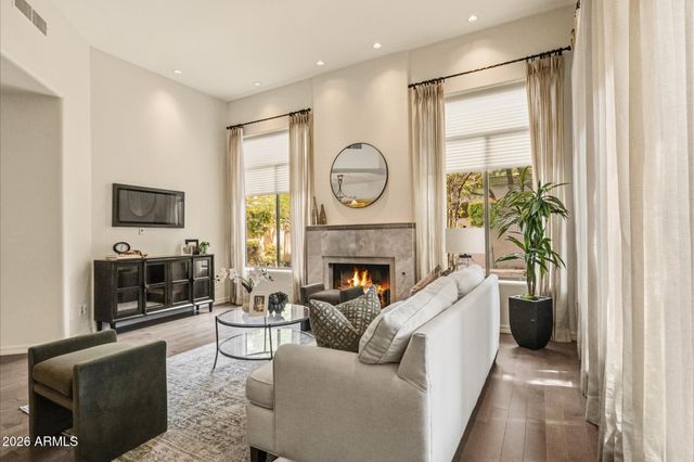 7249 E DEL ACERO Drive, Scottsdale, AZ 85258