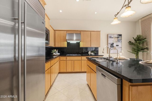 7249 E DEL ACERO Drive, Scottsdale, AZ 85258