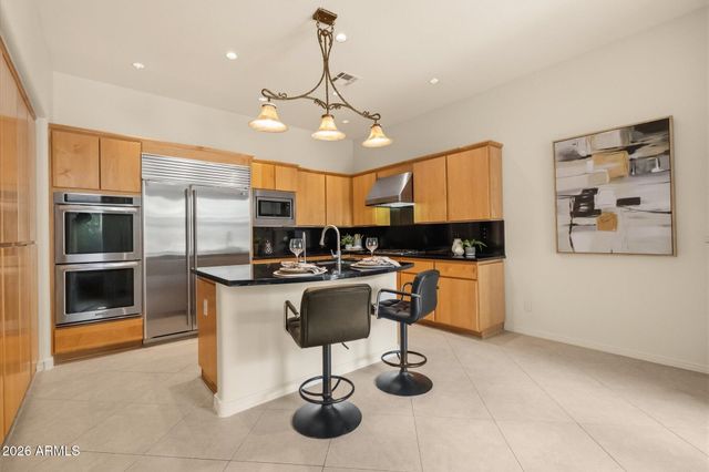 7249 E DEL ACERO Drive, Scottsdale, AZ 85258