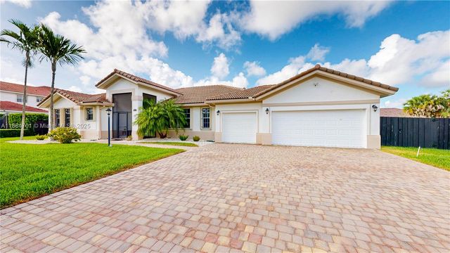 12922 SW 221st St, Miami, FL 33170