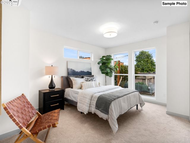 7387 N Mobile Ave, Portland, OR 97217