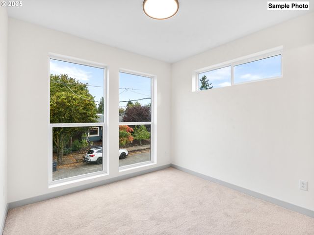 7387 N Mobile Ave, Portland, OR 97217