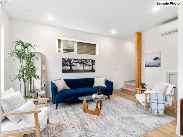 7387 N Mobile Ave, Portland, OR 97217