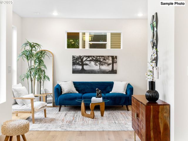 7387 N Mobile Ave, Portland, OR 97217