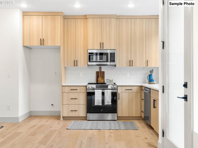 7387 N Mobile Ave, Portland, OR 97217