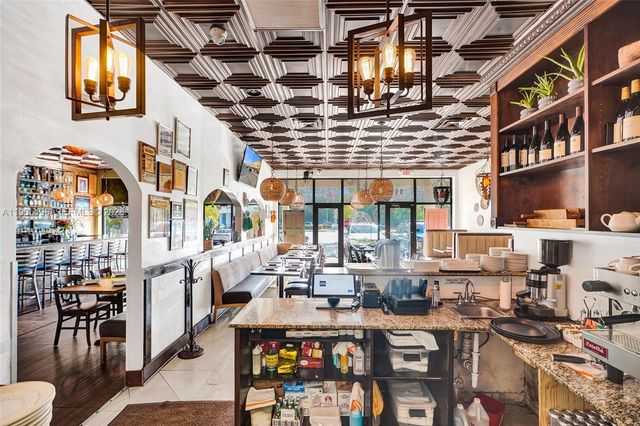 15400 Biscayne Blvd, North Miami, FL 33160