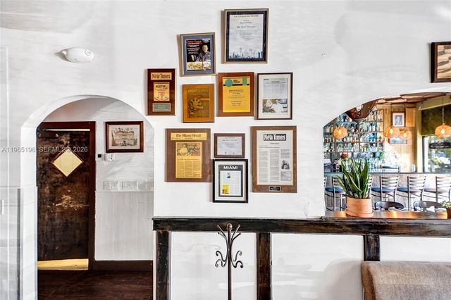 15400 Biscayne Blvd, North Miami, FL 33160