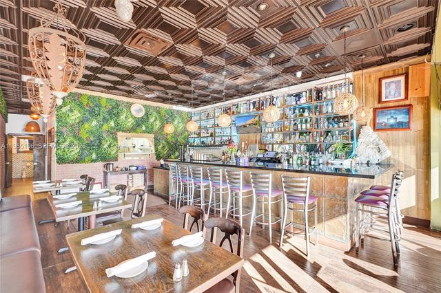 15400 Biscayne Blvd, North Miami, FL 33160