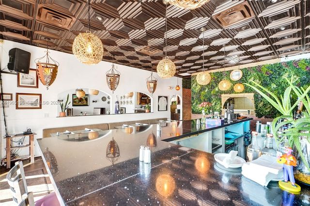 15400 Biscayne Blvd, North Miami, FL 33160