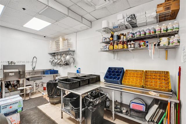 15400 Biscayne Blvd, North Miami, FL 33160