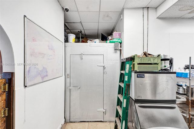 15400 Biscayne Blvd, North Miami, FL 33160