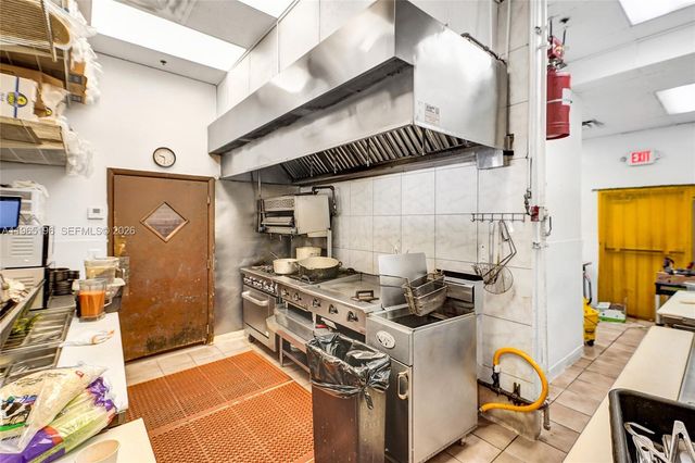 15400 Biscayne Blvd, North Miami, FL 33160