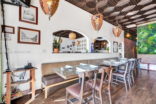 15400 Biscayne Blvd, North Miami, FL 33160