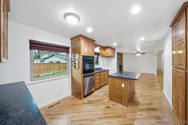 5618 E 36th Street S, Tulsa, OK 74135