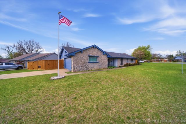 5618 E 36th Street S, Tulsa, OK 74135