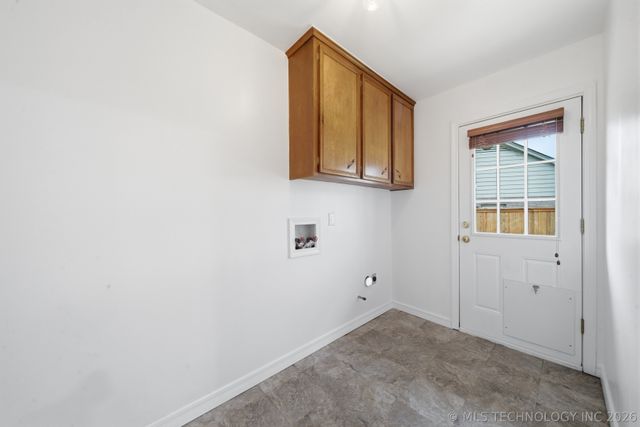 5618 E 36th Street S, Tulsa, OK 74135