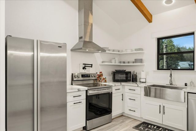 39490 Crane Valley Court, Bass Lake, CA 93604