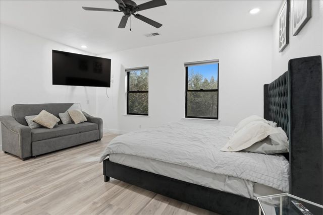 39490 Crane Valley Court, Bass Lake, CA 93604