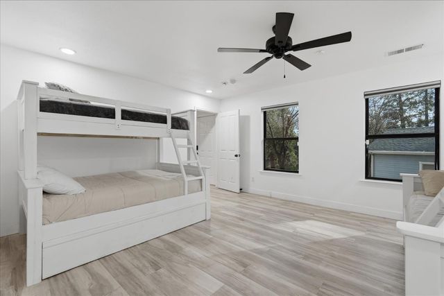 39490 Crane Valley Court, Bass Lake, CA 93604