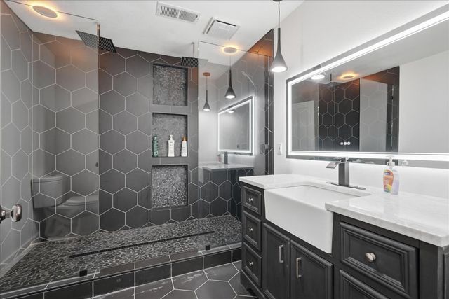 39490 Crane Valley Court, Bass Lake, CA 93604