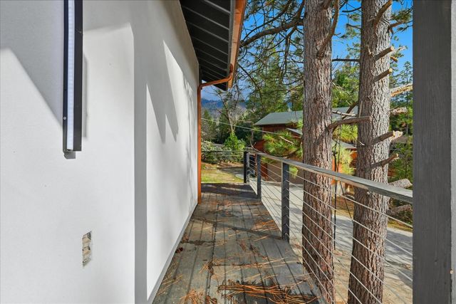 39490 Crane Valley Court, Bass Lake, CA 93604
