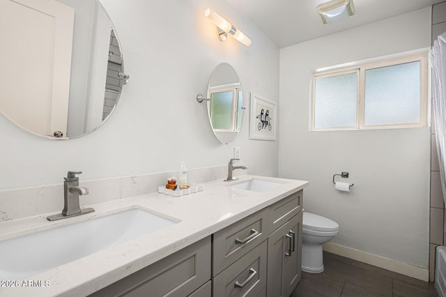 6912 E EDGEMONT Avenue, Scottsdale, AZ 85257