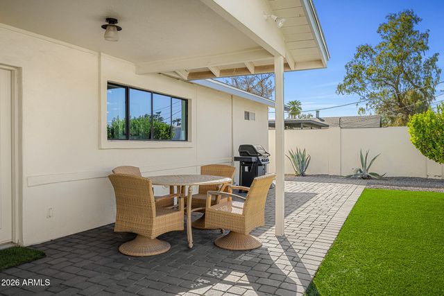 6912 E EDGEMONT Avenue, Scottsdale, AZ 85257