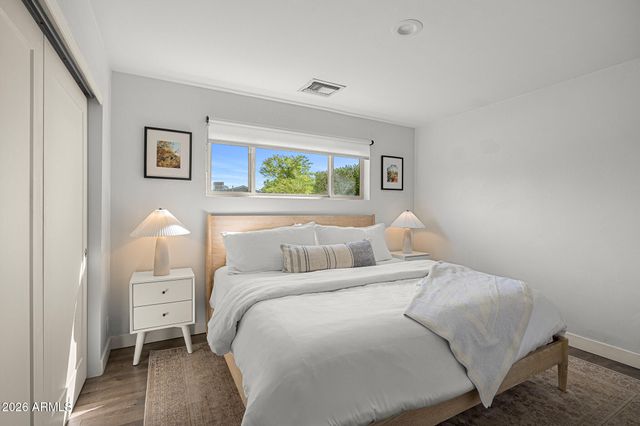6912 E EDGEMONT Avenue, Scottsdale, AZ 85257