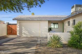 6912 E EDGEMONT Avenue, Scottsdale, AZ 85257