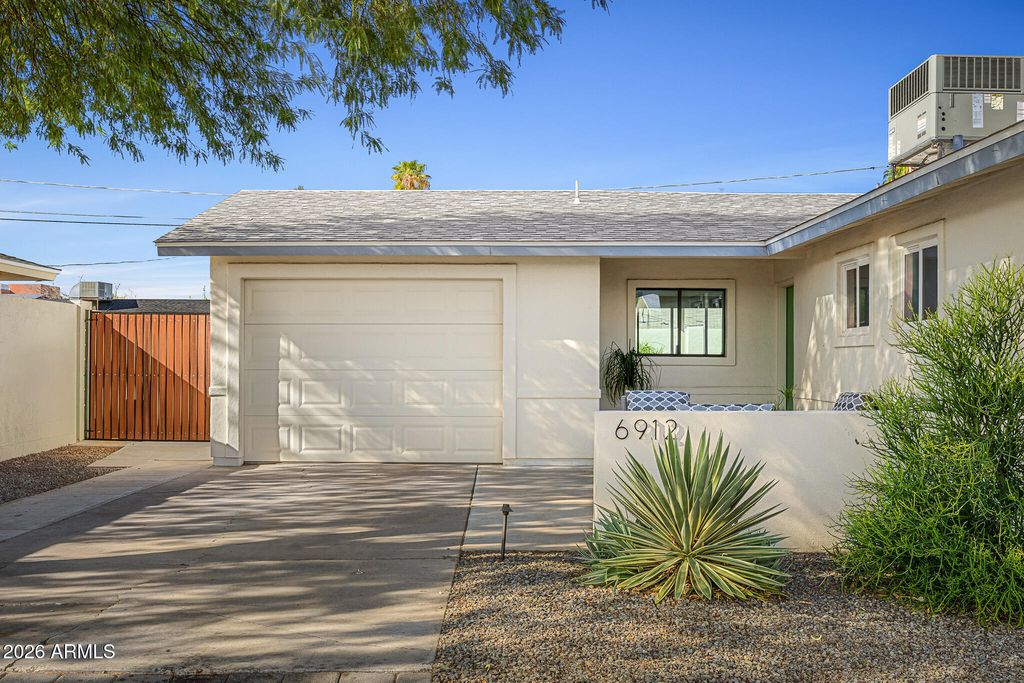 6912 E EDGEMONT Avenue, Scottsdale, AZ 85257 — exterior