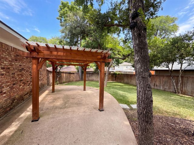 8839 Sweetwater Drive, Dallas, TX 75228