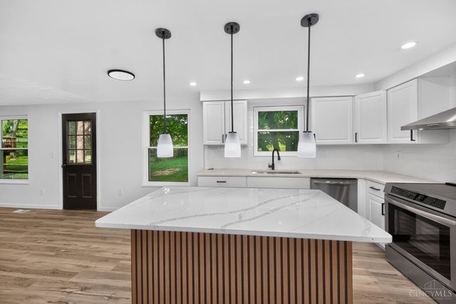 12022 Kenn Road, Springdale, OH 45240