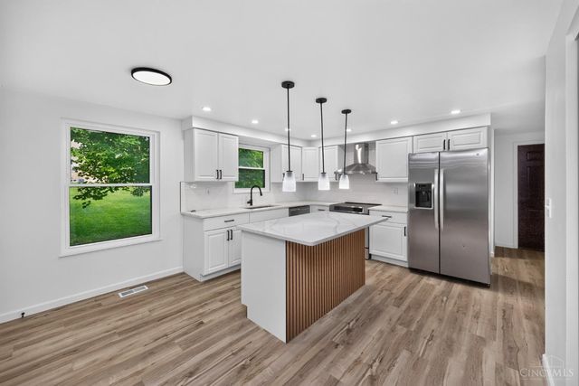 12022 Kenn Road, Springdale, OH 45240
