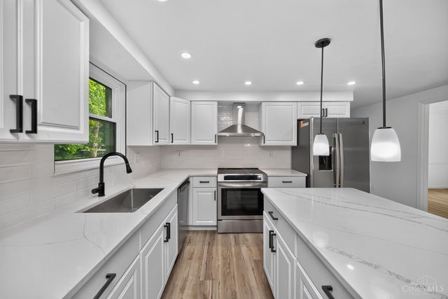 12022 Kenn Road, Springdale, OH 45240