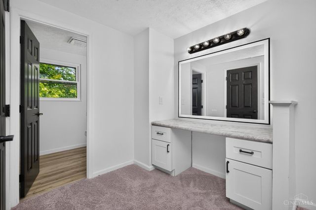12022 Kenn Road, Springdale, OH 45240
