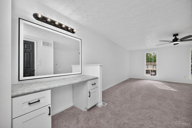 12022 Kenn Road, Springdale, OH 45240