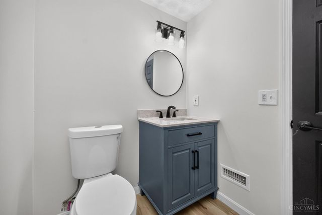 12022 Kenn Road, Springdale, OH 45240