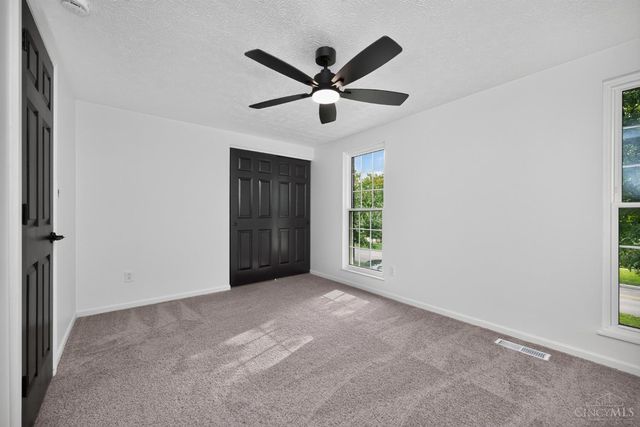 12022 Kenn Road, Springdale, OH 45240