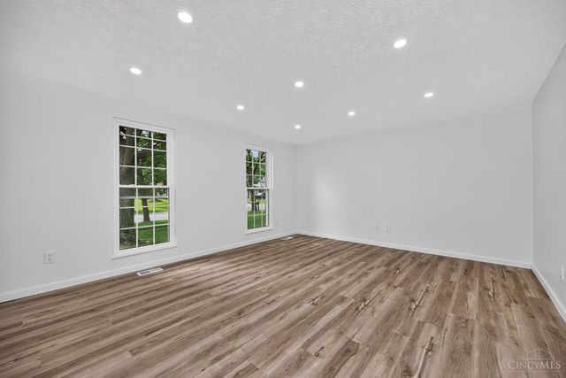 12022 Kenn Road, Springdale, OH 45240