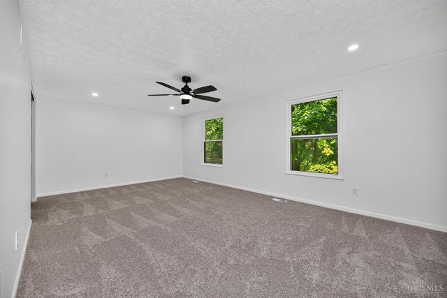 12022 Kenn Road, Springdale, OH 45240