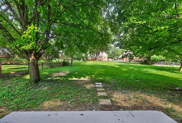 12022 Kenn Road, Springdale, OH 45240