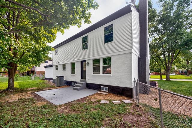 12022 Kenn Road, Springdale, OH 45240