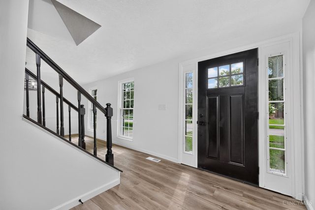 12022 Kenn Road, Springdale, OH 45240