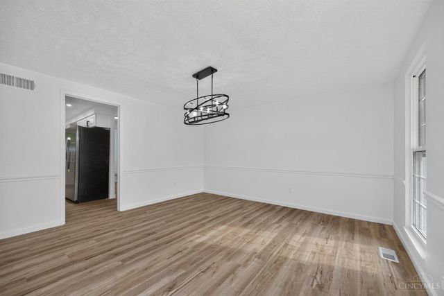 12022 Kenn Road, Springdale, OH 45240