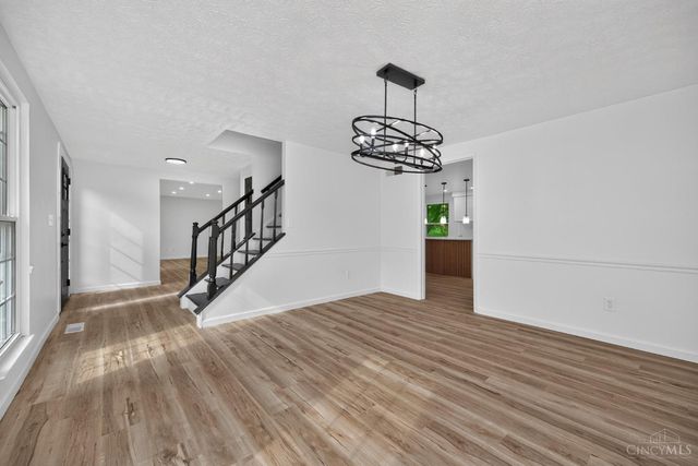 12022 Kenn Road, Springdale, OH 45240
