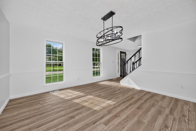 12022 Kenn Road, Springdale, OH 45240