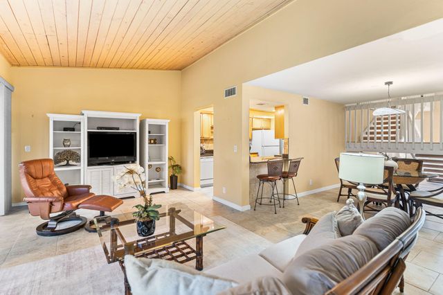 229 Old Meadow Way, Palm Beach Gardens, FL 33418